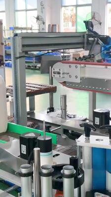 Fully automatic double-sided labeling machine CH-902 for laundry detergent, shampoo, front and back labels, square bottles, mineral water, double-sided labeling machine
